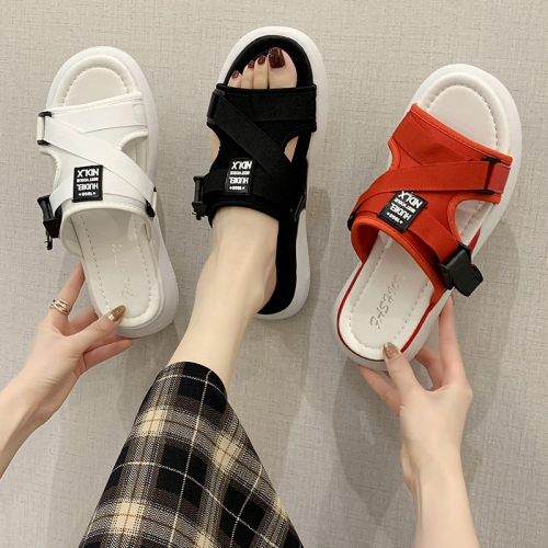 網紅拖鞋女ins潮時尚外穿百搭白色防滑韓版學生2021夏季新款涼拖