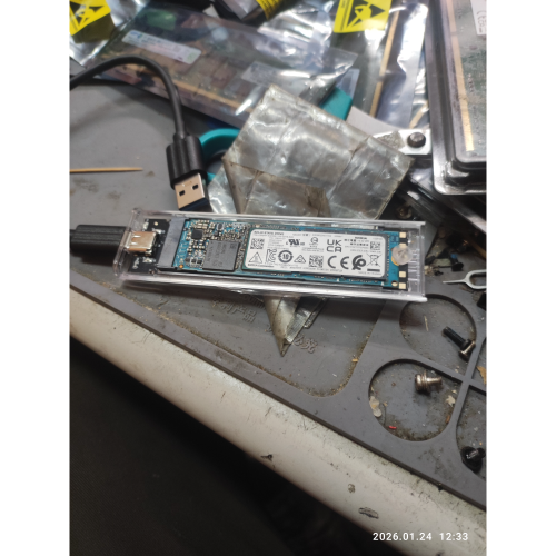 賣二手良品鎧俠KXG60ZNV1T02 NVMe KIOXIA 1024GB 低時數很少使用固態硬碟