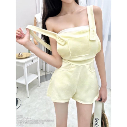 ?現貨黃?32033-OOTD Original-可可愛愛-鈕扣吊帶胸前可愛口袋鬆緊短褲吊帶褲