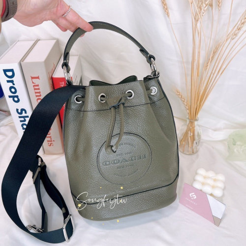 美國代購??台灣現貨 Coach 圓logo 水桶包 肩背包 斜背包