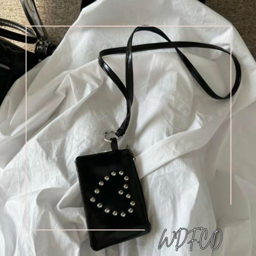 WDF.CO現貨｜2025新款Y2K愛心釘釘MINI零錢包│黑色皮革愛心掛脖包│鑰匙扣│包包掛件│ins小物│包包吊飾