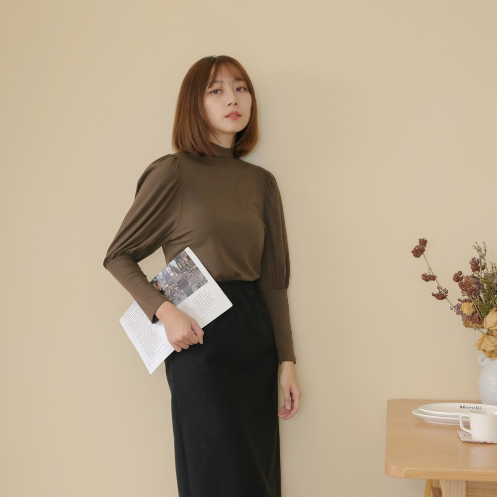 【Our Studio】設計感純色打底半高領上衣 白色 杏色 深咖色 黑色(現貨)
